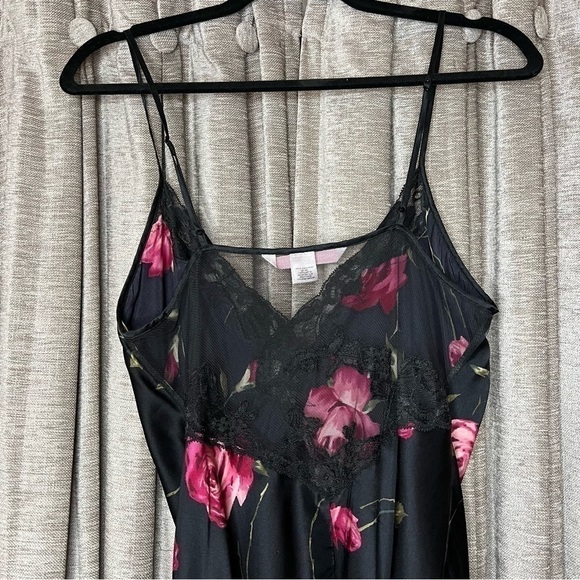 Vintage Y2K Victoria’s Secret Black Silk Rose Print Lace Trim Slip Size Medium - Picture 10 of 12